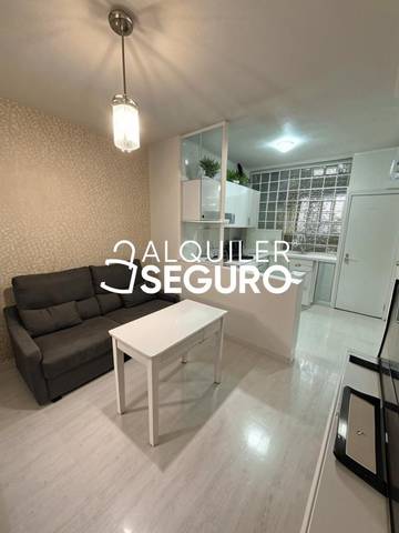 Piso en Alquiler en De la Huerta de Castañeda en Puerta del Ángel