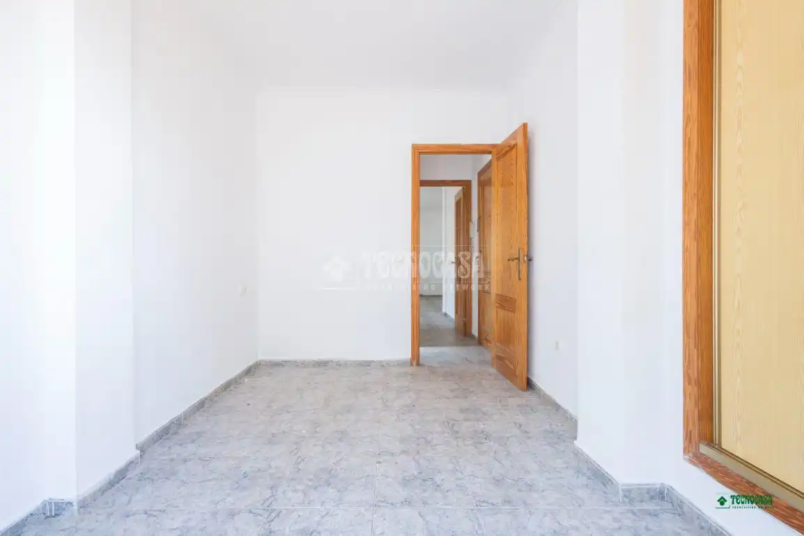 Piso en venta en Almería con Terraza