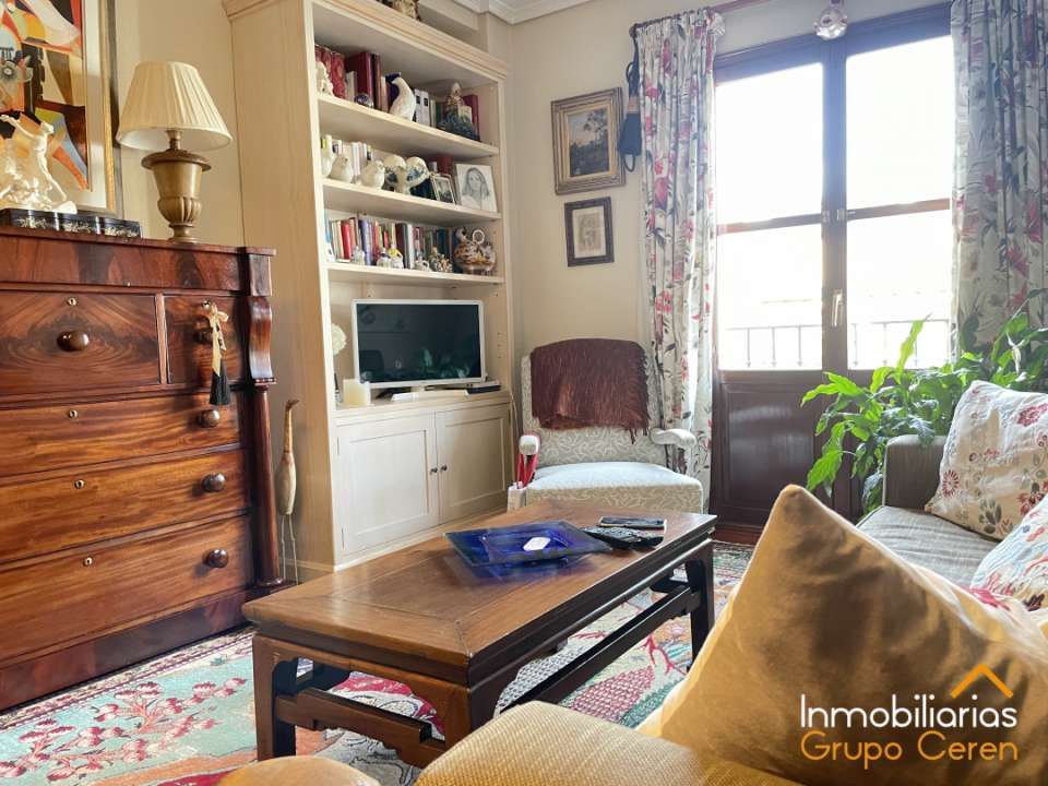 Sala d'estar de Pis en venda en Ezcaray amb Calefacció, Terrassa i Traster