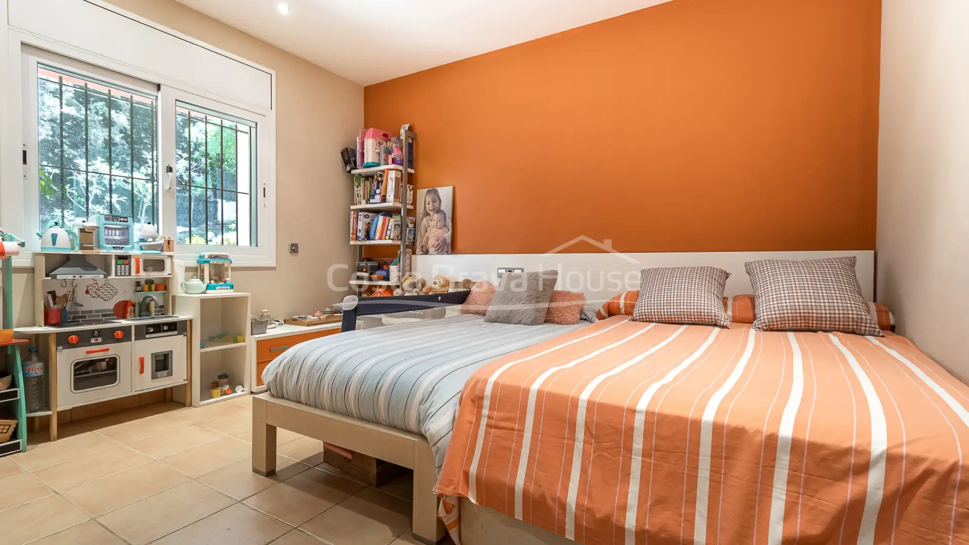 Casa con piscina en venta en Carrer de Joaquim Ruyra, imagen 24
