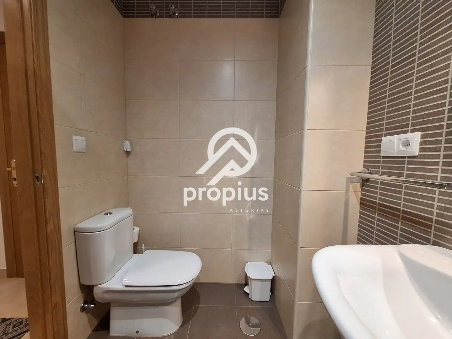 Bathroom of Flat for sale in Parres  with Heating, Storage room and Furnished