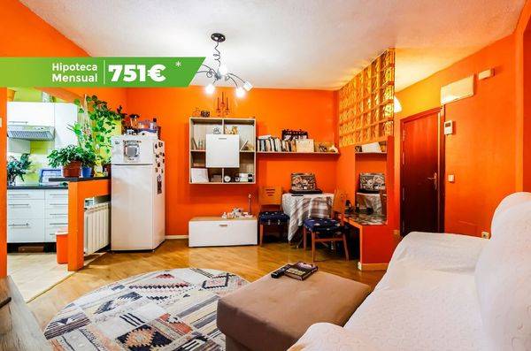 Piso en Venta en Calle del Ángel de la Guarda en Canillejas