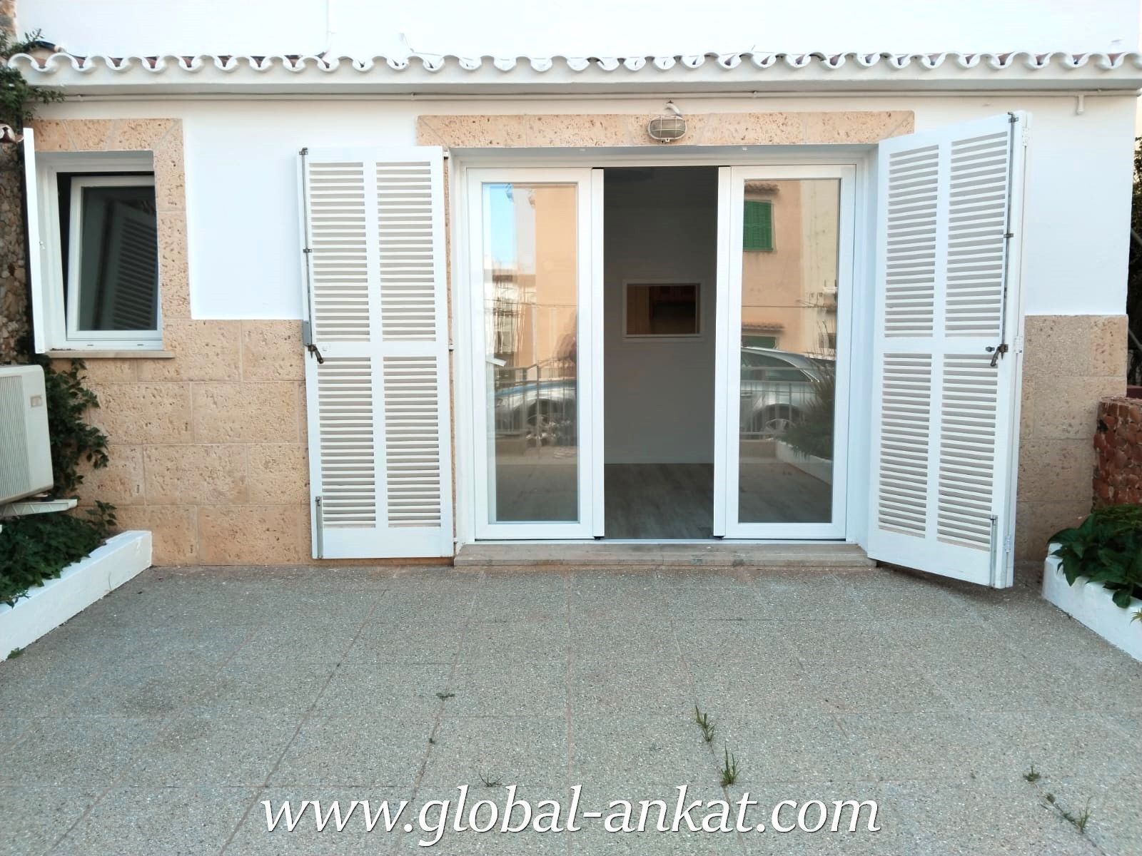 Vista exterior de Planta baixa en venda en Felanitx amb Aire condicionat, Terrassa i Traster