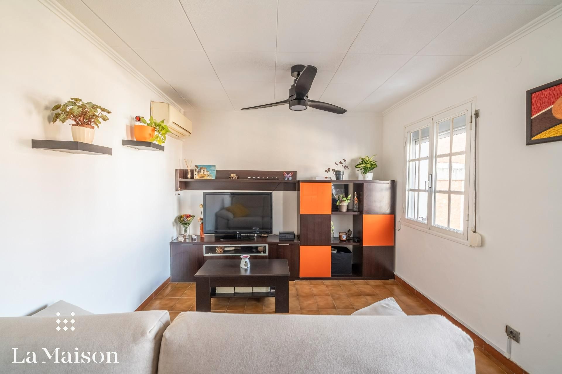 Sala d'estar de Pis en venda en Mataró amb Aire condicionat, Terrassa i TV