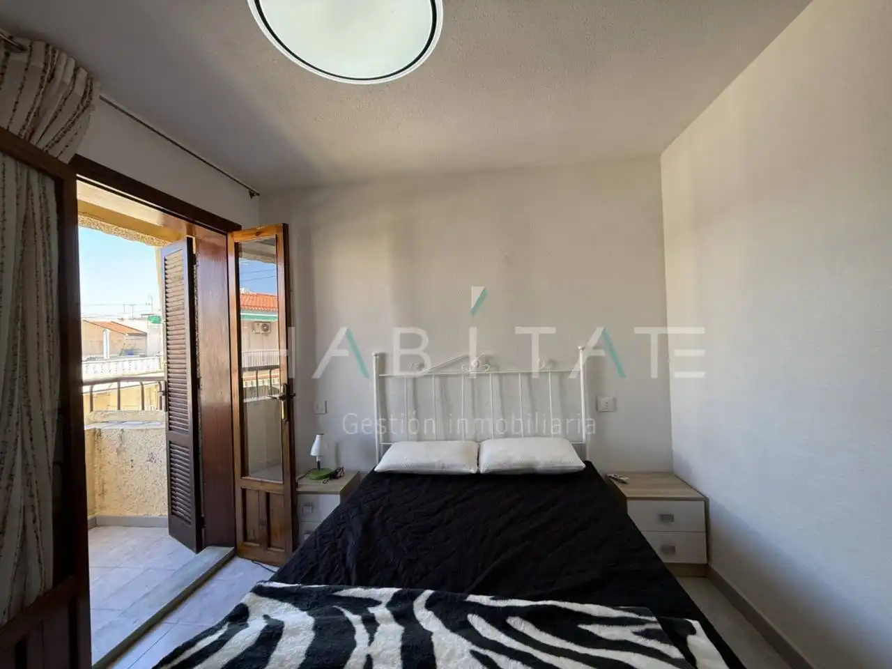 Habitación de Dúplex en venta en San Pedro del Pinatar con Aire acondicionado y Jardín privado