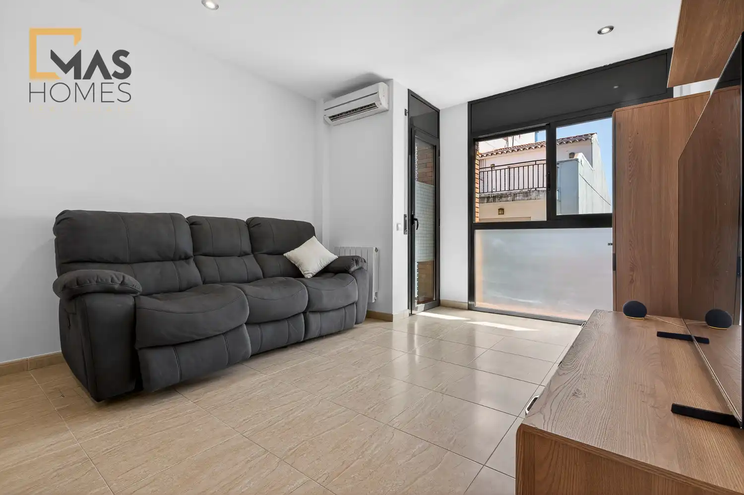 Sala de estar de Piso en venta en Olesa de Montserrat con Aire acondicionado, Calefacción y Balcón
