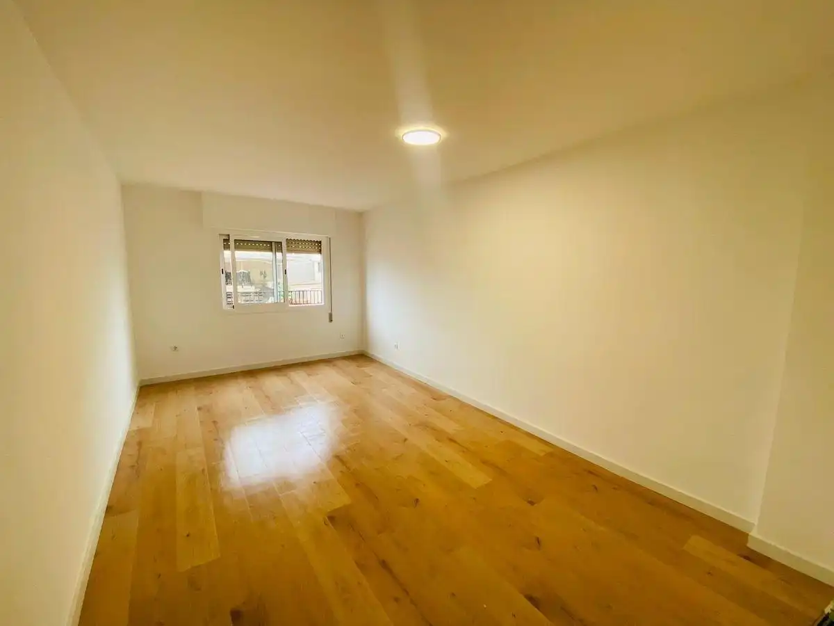 Habitación de Piso en venta en Alcanar con Parquet y Balcón