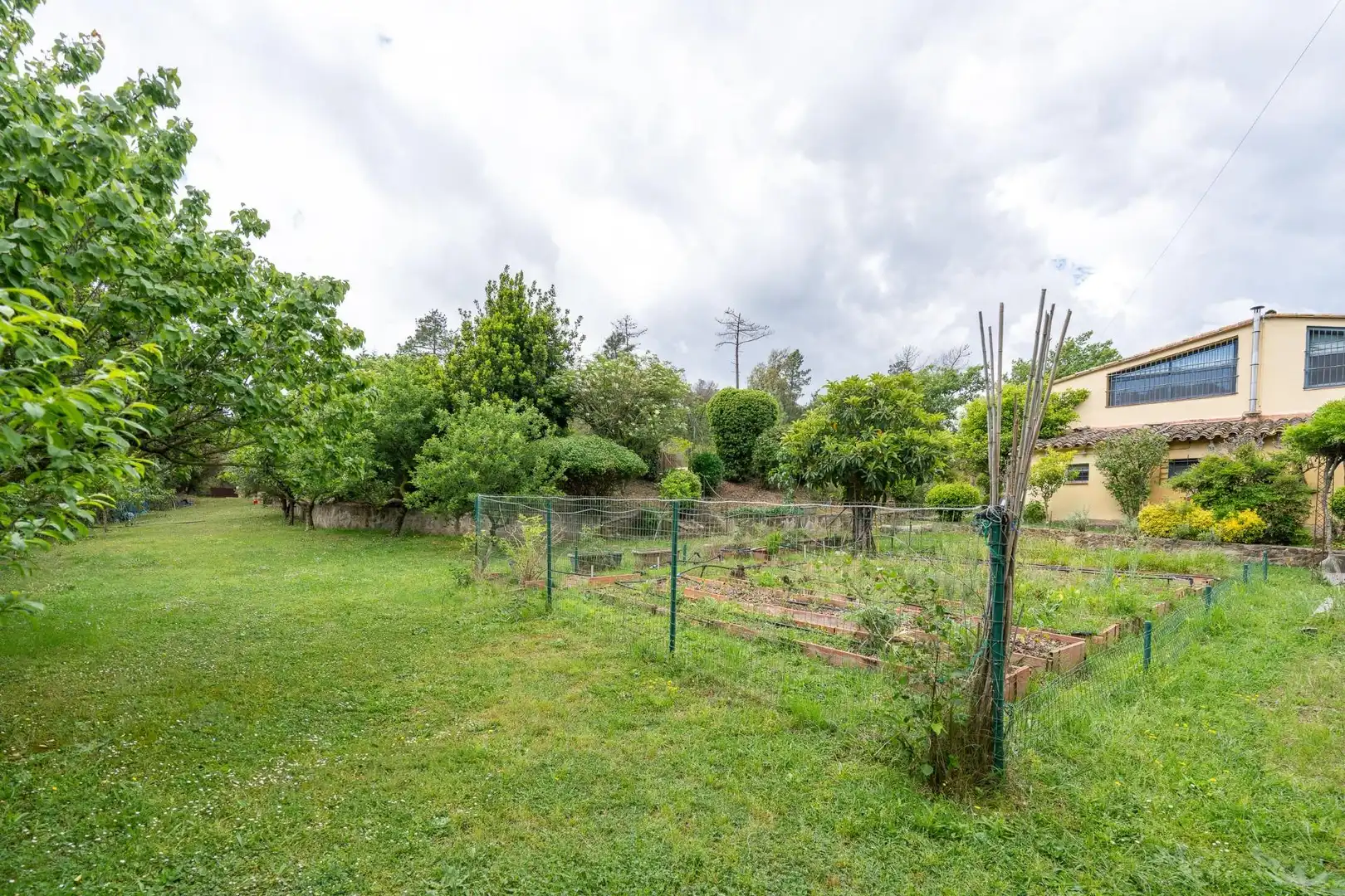 Finca rústica en venta en Bescanó con Calefacción, Jardín privado y Trastero