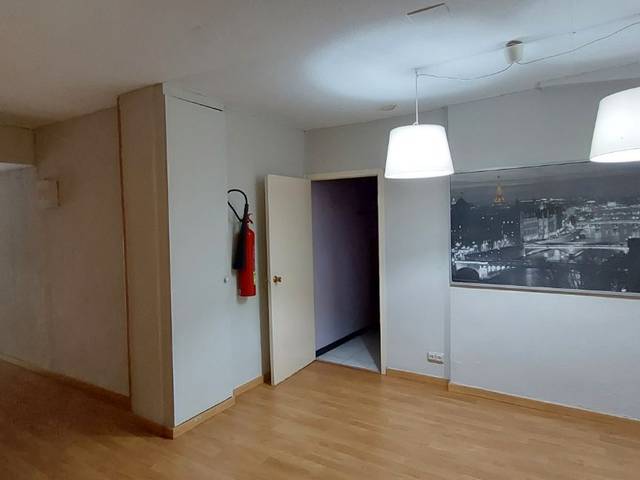 Local comercial en Alquiler en Avenida de América, 9 en Barrio Torrero