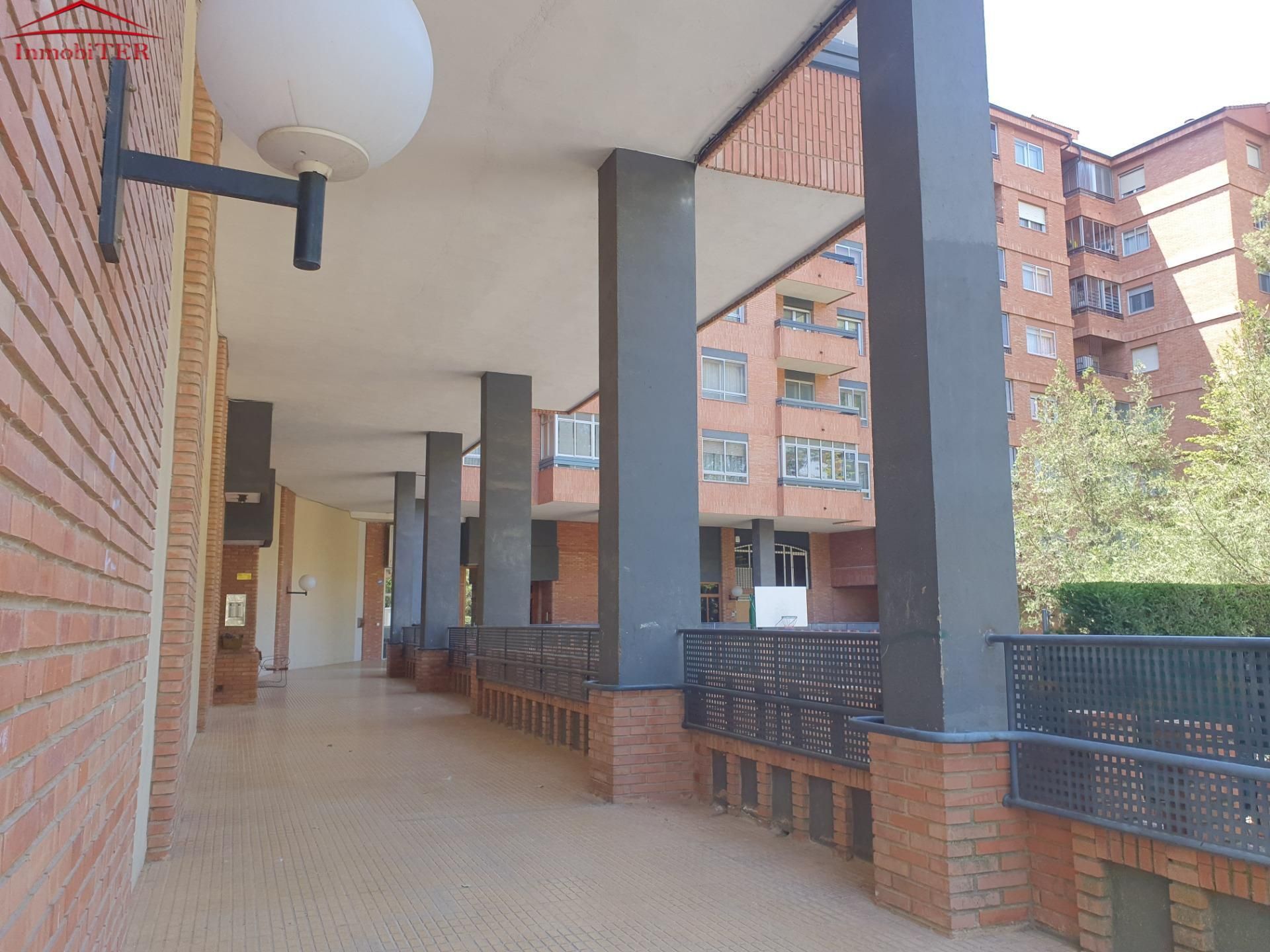 Premises to rent in  Teruel Capital  with Air Conditioner
