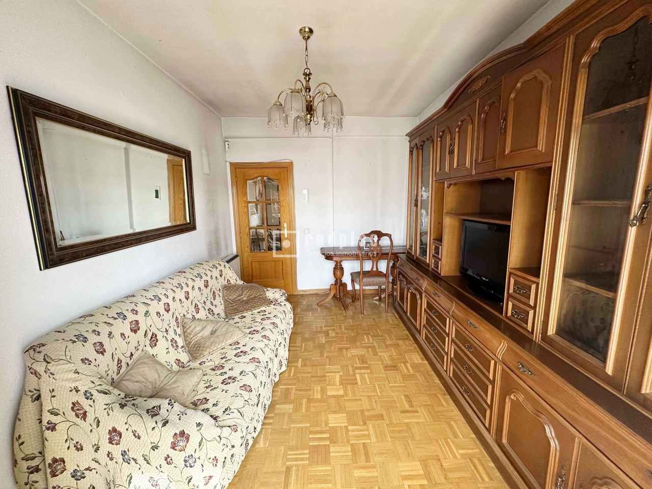 Living room of Flat for sale in  Madrid Capital  with Heating, Parquet flooring and Terrace