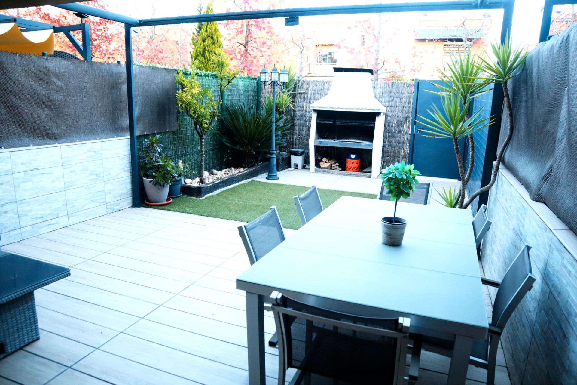 Terrassa de Casa adosada en venda en Santa Perpètua de Mogoda amb Aire condicionat, Calefacció i Jardí privat