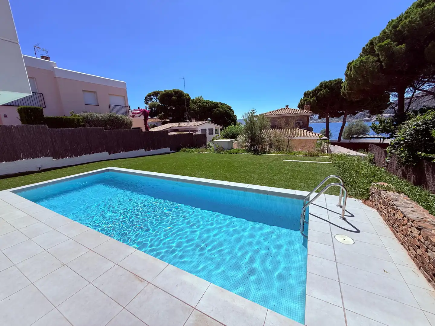 Piscina de Casa o chalet en venta en Llançà con Aire acondicionado, Calefacción y Jardín privado