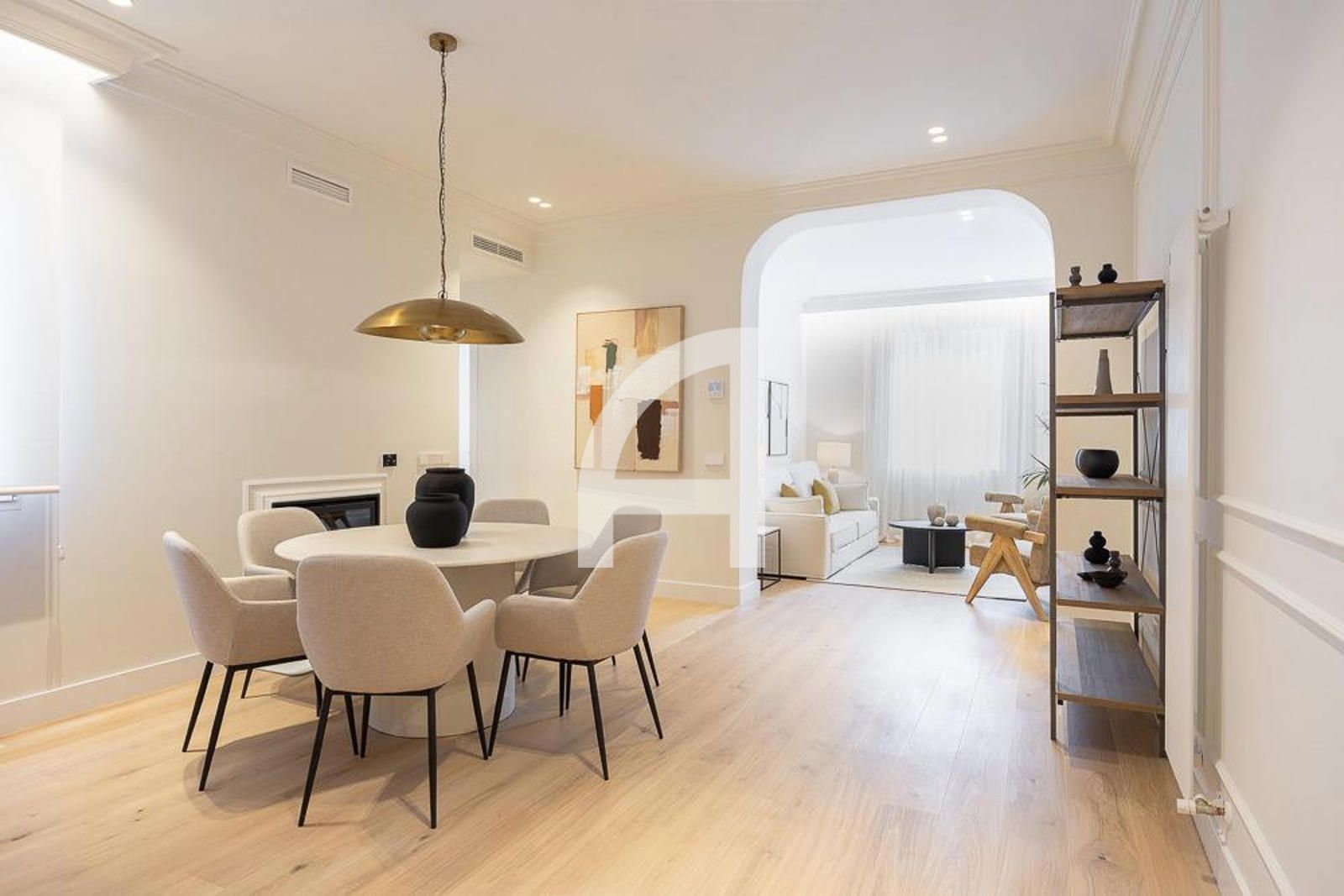 Living room of Flat for sale in  Madrid Capital  with Air Conditioner, Heating and Furnished