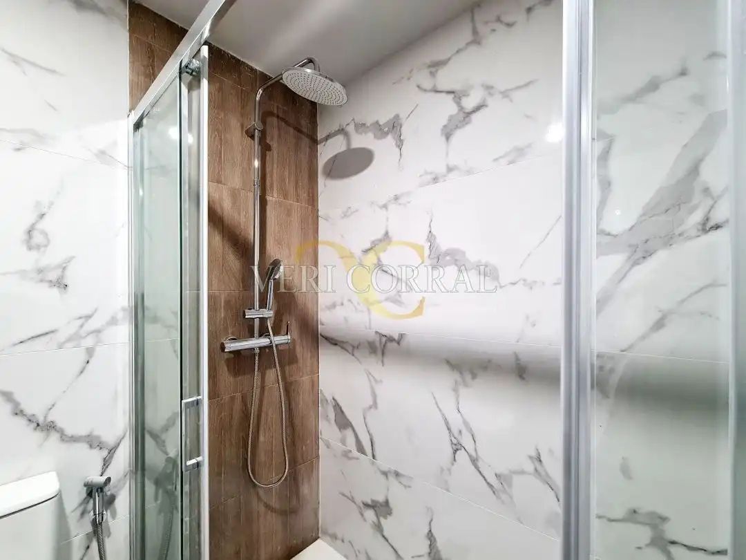 Bathroom of Flat for sale in Gijón   with Heating and Alarm