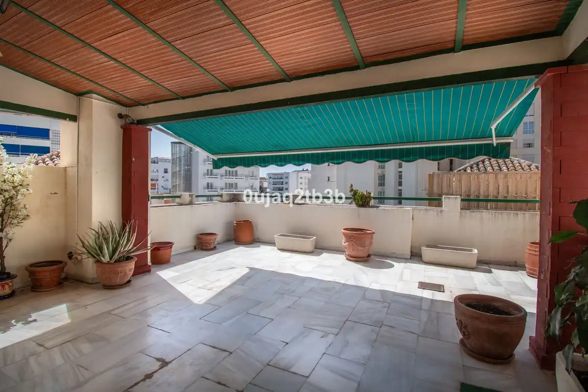 Terrassa de Pis en venda en Marbella amb Aire condicionat, Terrassa i Traster