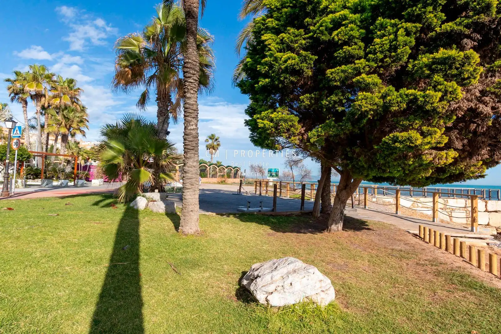 Vista exterior de Pis en venda en Oropesa del Mar / Orpesa amb Aire condicionat, Piscina i Moblat