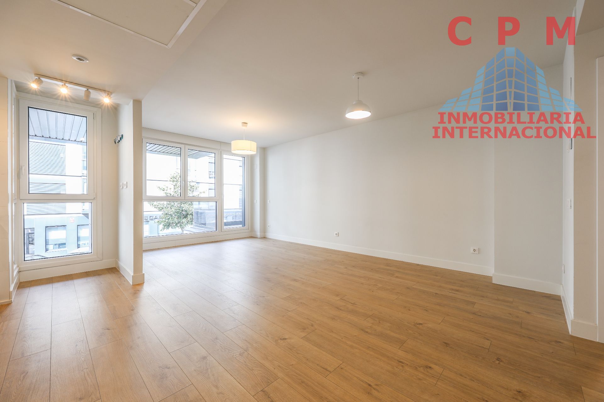 Living room of Flat for rent in  Madrid Capital  with Air Conditioner, Heating and Parquet flooring