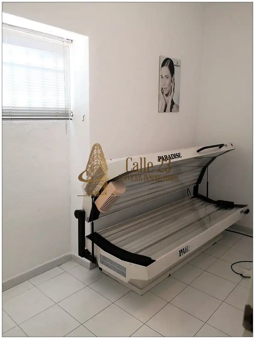 Habitación de Edificio en venta en Huelva
