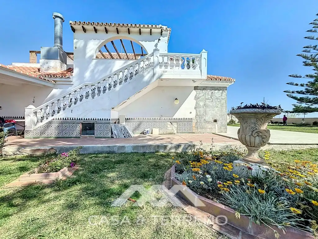 Jardí de Casa o xalet en venda en Vélez-Málaga amb Aire condicionat, Jardí privat i Terrassa