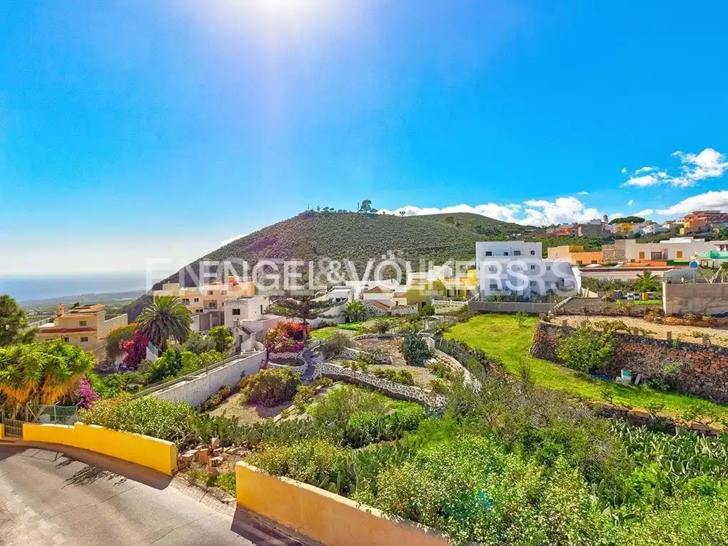 Houses for sale in Charco del Pino