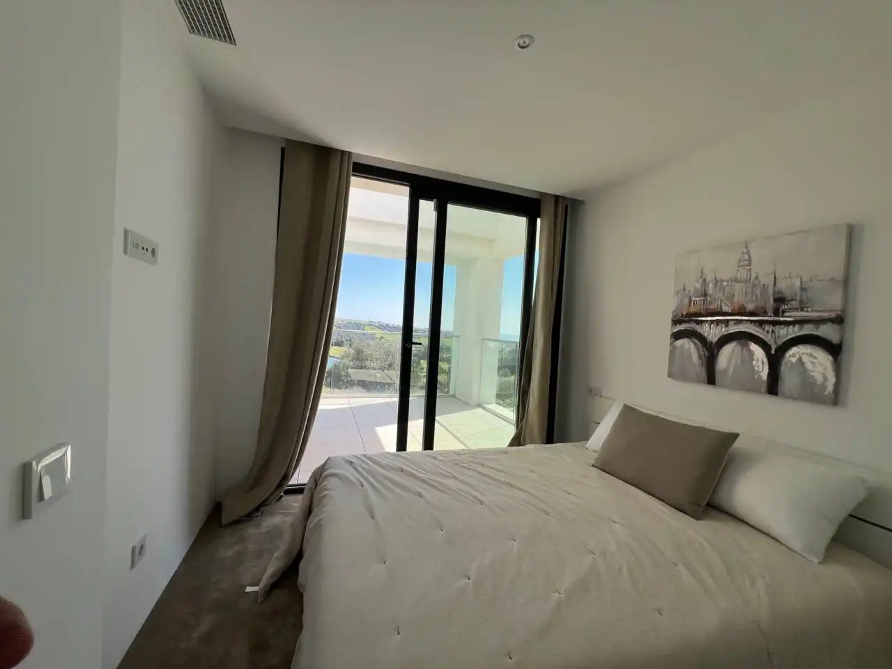 Habitación de Casa o chalet en venta en Estepona con Aire acondicionado, Calefacción y Jardín privado