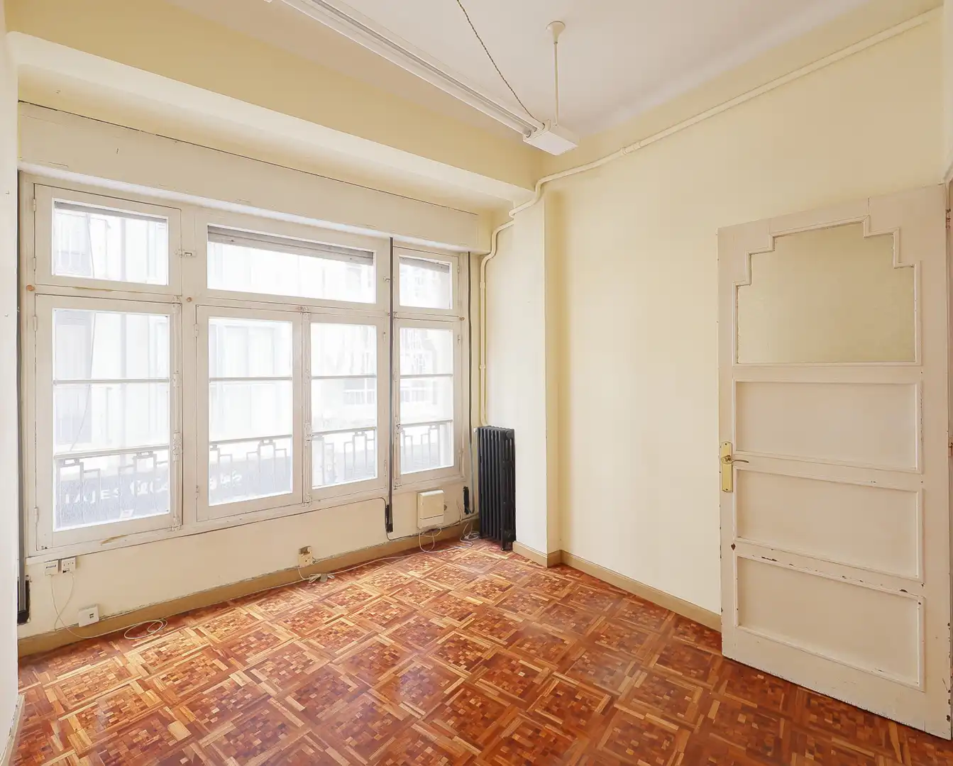 Habitación de Piso en venta en Gijón  con Calefacción, Parquet y Trastero
