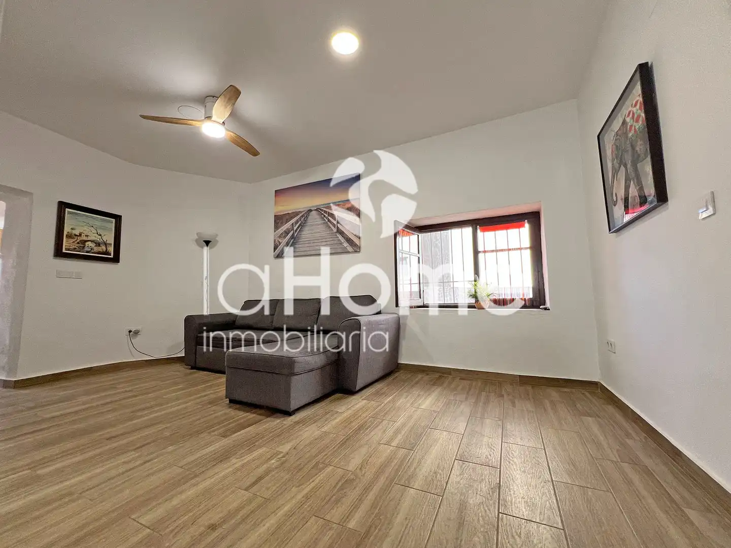 Sala de estar de Casa adosada en venta en Paterna con Aire acondicionado, Terraza y Horno