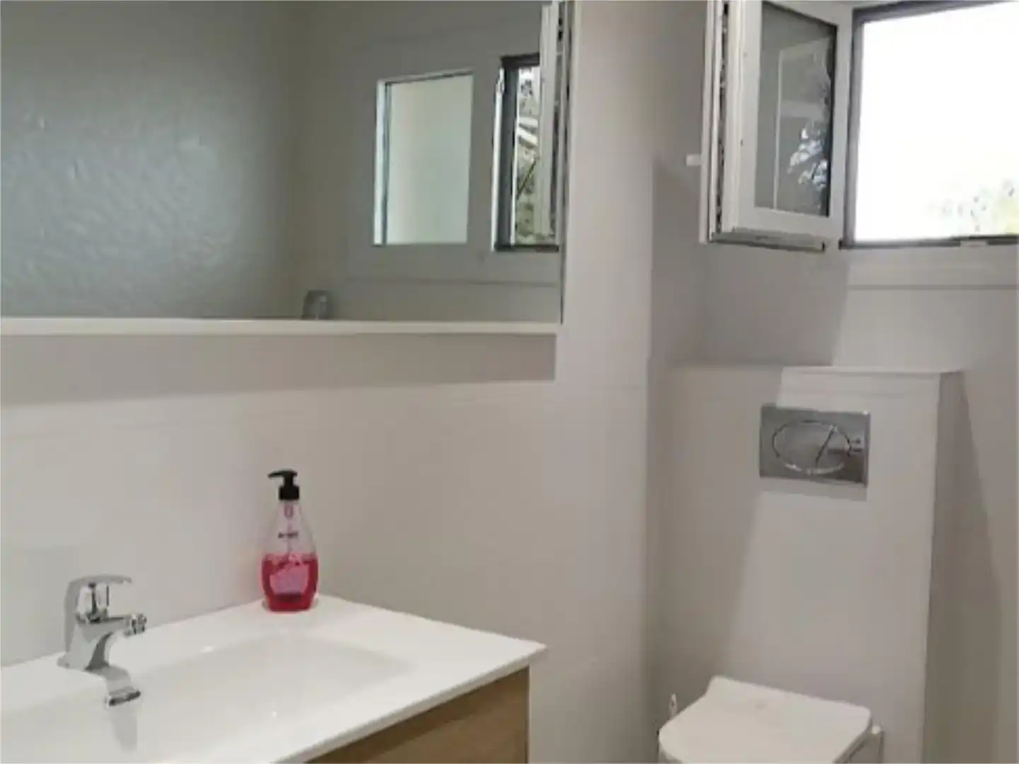Bany de Apartament de lloguer en Pollença amb Aire condicionat, Jardí privat i Parquet