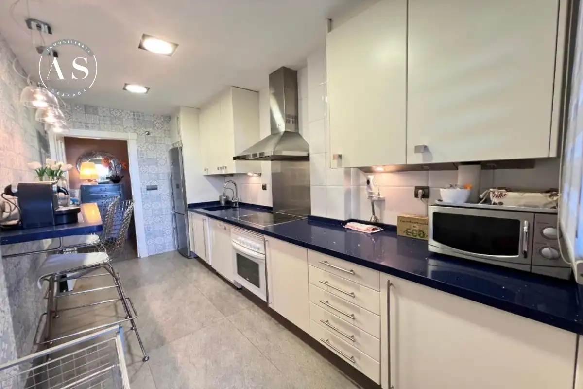 Cuina de Àtic en venda en Motril amb Aire condicionat, Terrassa i Piscina comunitària