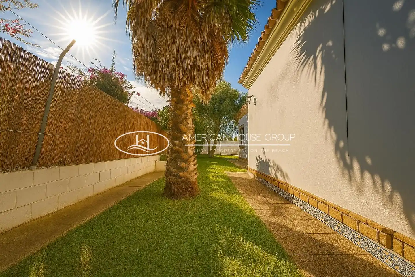 Exterior view of Houses for sale in Chiclana de la Frontera