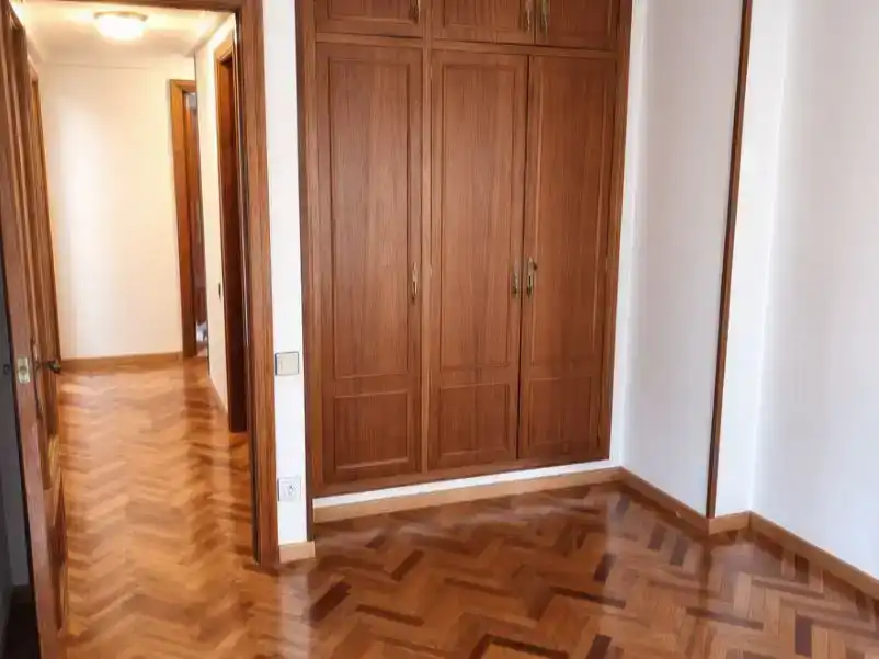 Piso en venta en Oviedo  con Jardín privado, Parquet y Trastero