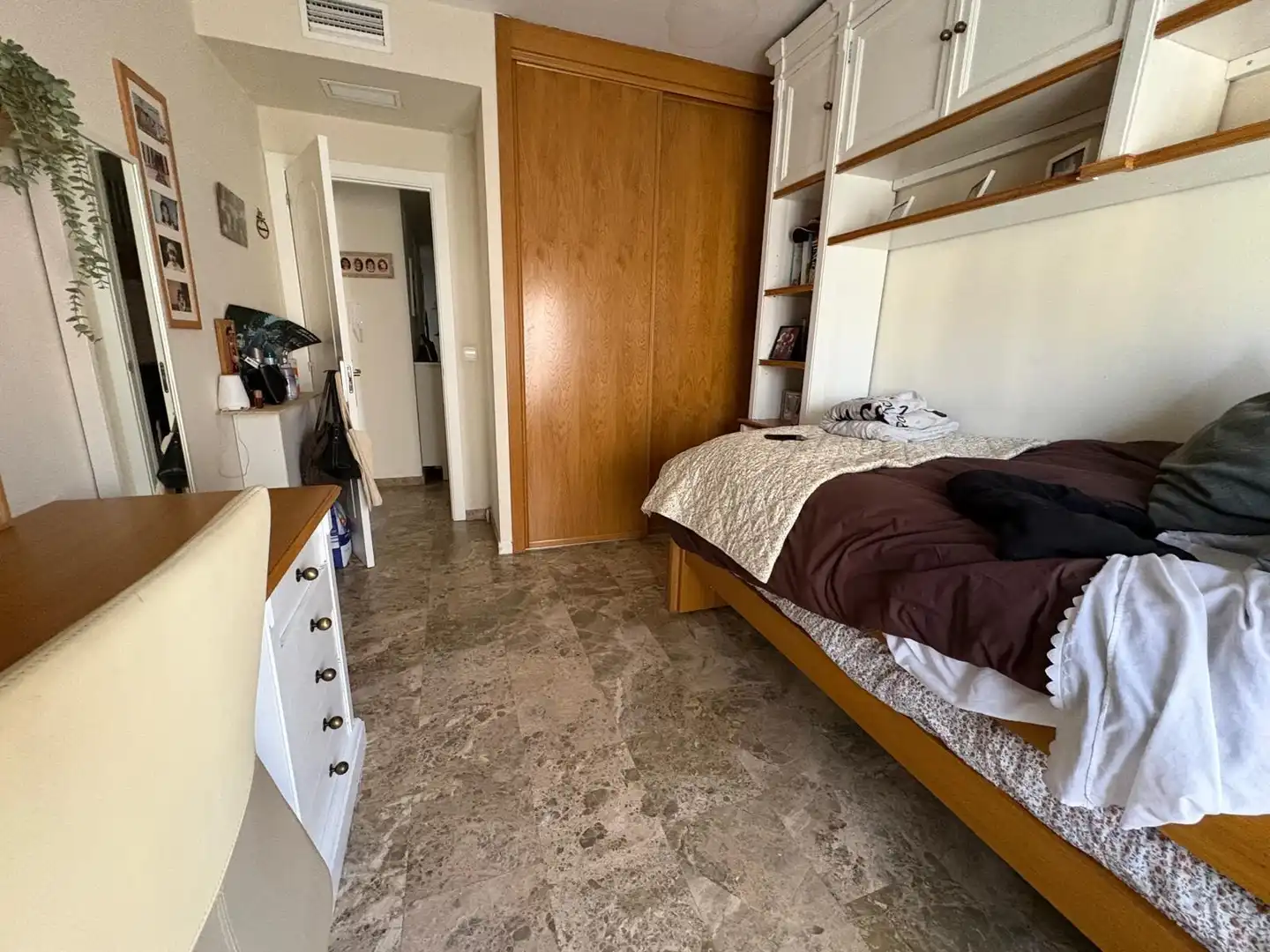 Dormitori de Casa adosada en venda en Córdoba amb Aire condicionat, Calefacció i Jardí privat