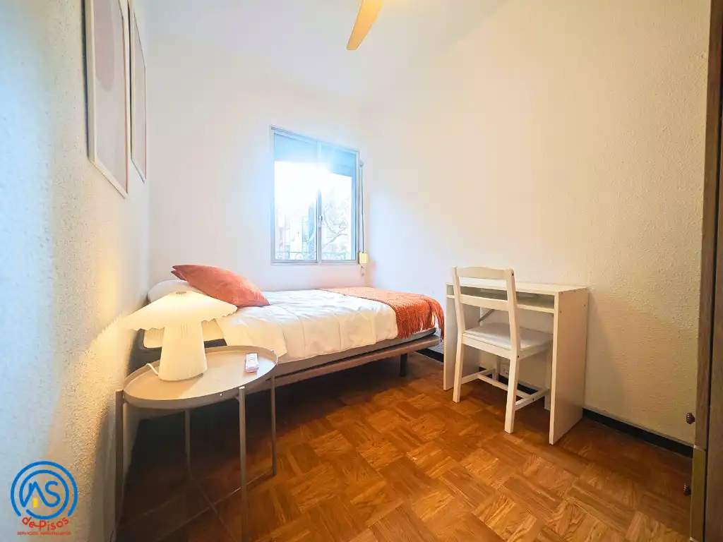 Flat for rent in Calle de Martínez Vargas, 2, Barrio Torrero