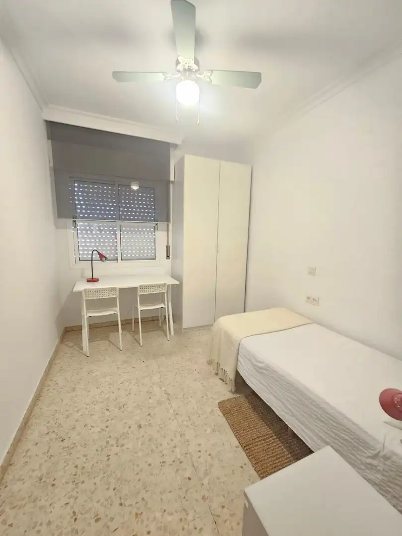 Schlafzimmer von Wohnung zur Miete in Dos Hermanas mit Klimaanlage, Terrasse und Möbliert