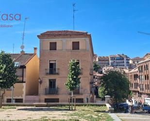 Vista exterior de Pis de lloguer en Segovia Capital amb Calefacció, Terrassa i Balcó