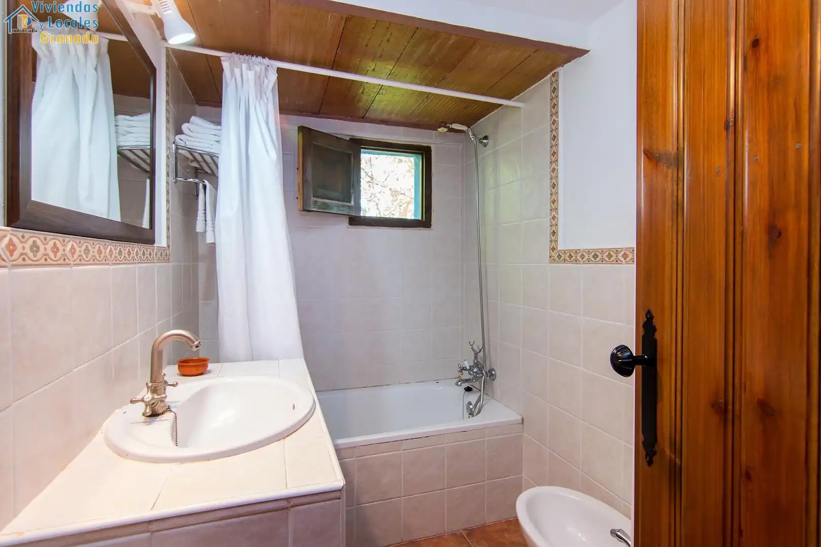 Baño de Casa o chalet en venta en Huétor Tájar con Calefacción, Jardín privado y Terraza
