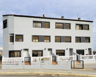 Vista exterior de Casa adosada en venda en Chilches / Xilxes amb Aire condicionat, Terrassa i Balcó