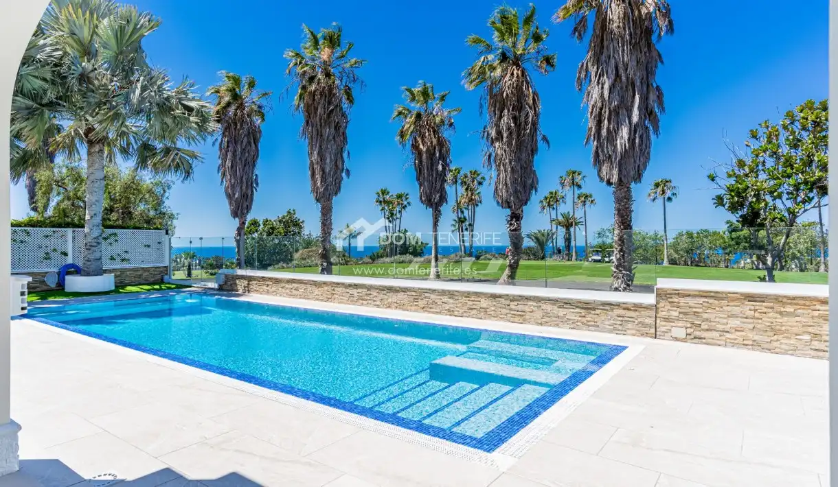 Piscina de Casa o chalet en venta en Adeje con Jardín privado, Terraza y Trastero