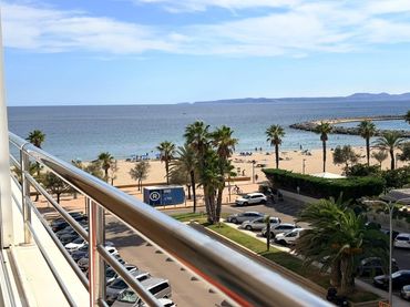 Appartamento con piscina in vendita a Avenida Gola De L Éstany 10