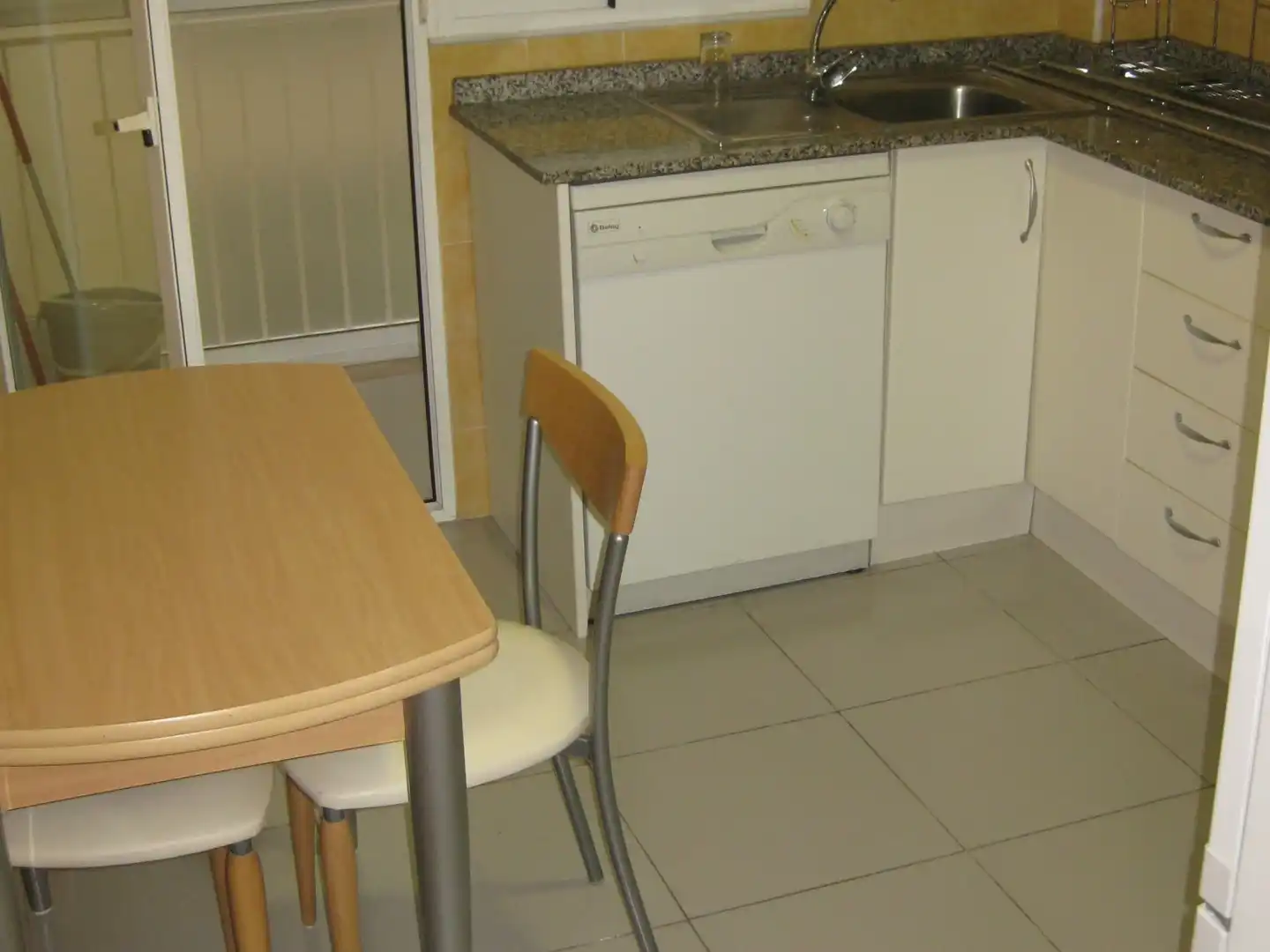 Küche von Wohnung zur Miete in Sur