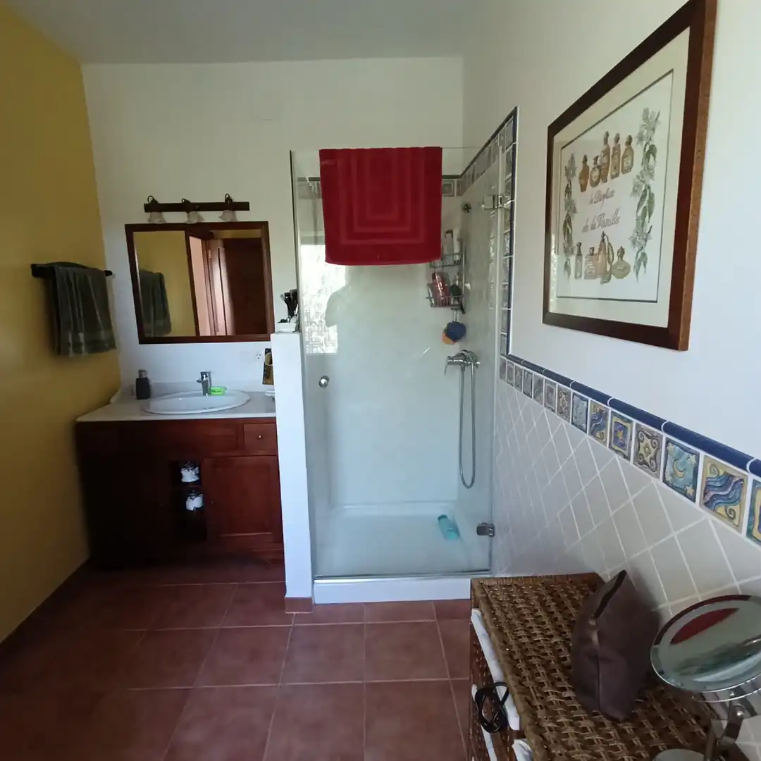 Badezimmer von Country house zum Verkauf in Ciutadella de Menorca mit Privatgarten, Terrasse und Möbliert