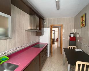 Cuina de Apartament de lloguer en El Ejido amb Aire condicionat