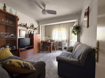 Flat with balcony for sale in Dr Ferran