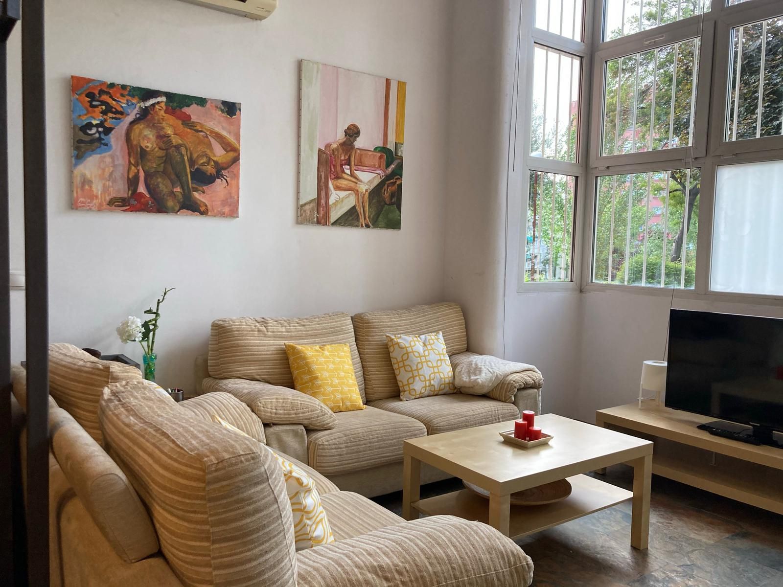 Sala d'estar de Dúplex de lloguer en  Madrid Capital amb Aire condicionat, Calefacció i Parquet
