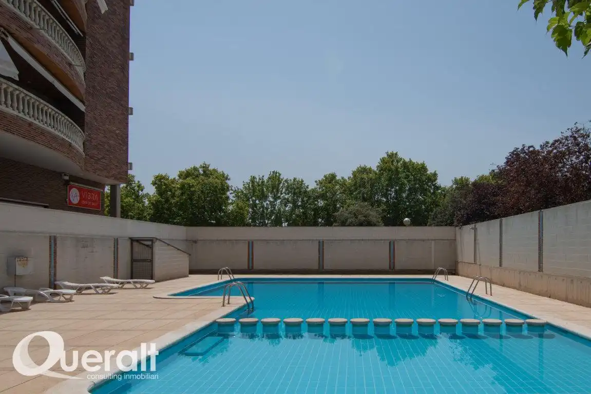 Piscina de Piso en venta en Lleida