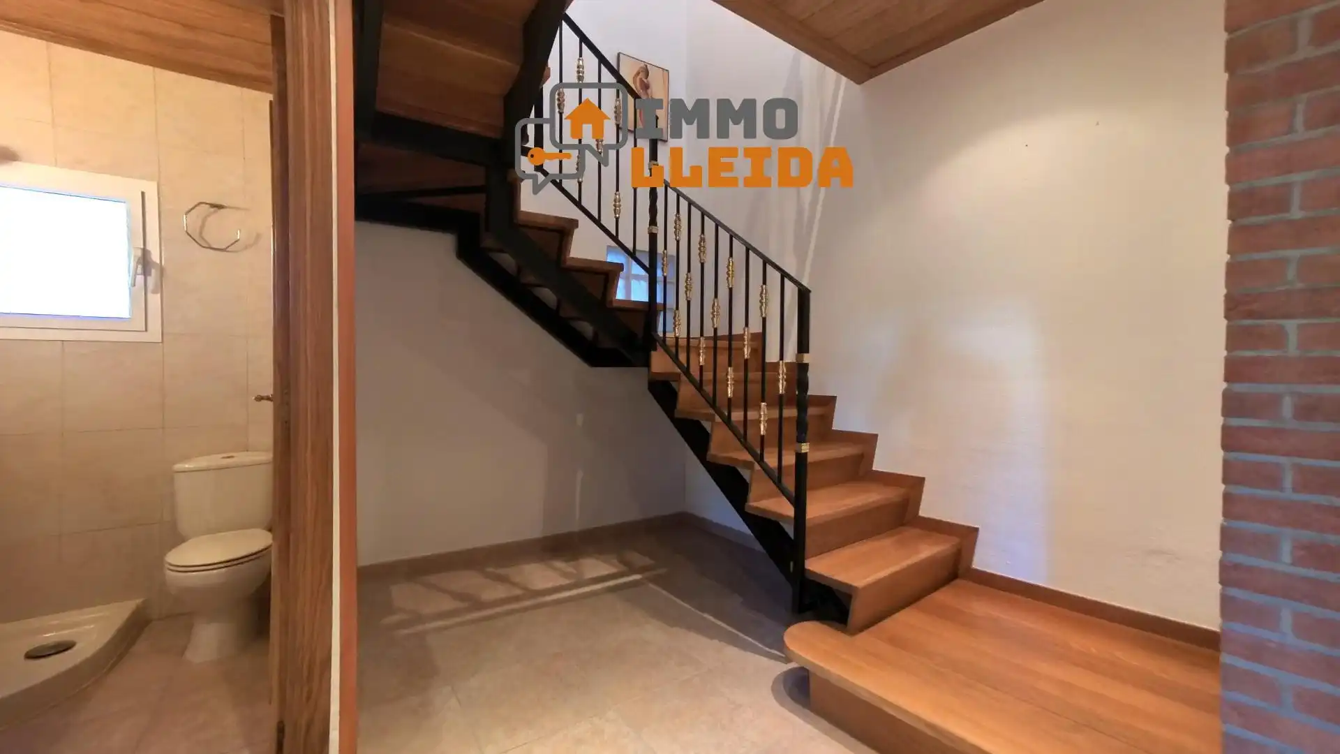 Casa adosada en venta en Balaguer con Calefacción y Terraza