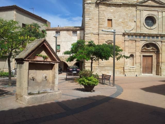 Vista exterior de Edifici en venda en Ulldemolins
