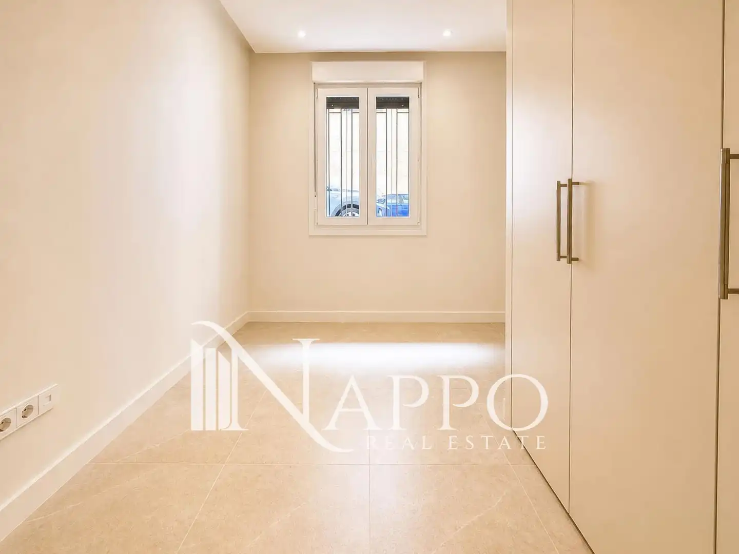 Flat for sale in Madrid  with Air Conditioner, Heating and Oven