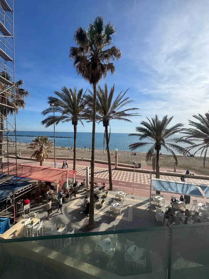 Vista exterior de Apartament de lloguer en  Almería Capital amb Aire condicionat, Terrassa i Moblat